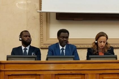 رئيس حركة العدل والمساواة السودانية يدعو البرلمان الفرنسي لزيارة البلاد والاطلاع على جرائم الحرب.
