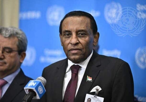 الرئيس كامل إدريس يُعفي وزيرة مجلس الوزراء واثنين من المستشارين من منصبيهما.